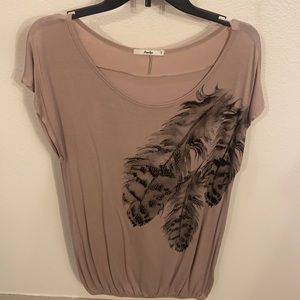 Taupe soft shirt with leaves and sequins